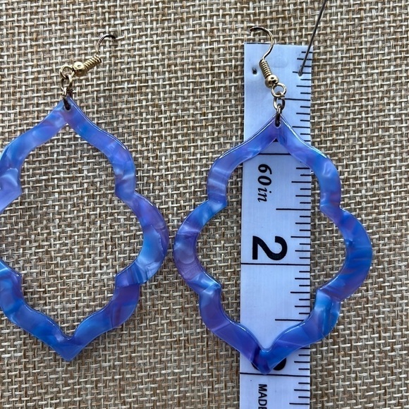 Blue resin earrings With gold tone Fish hooks 3” Drop In Pastel Colors - Picture 7 of 7